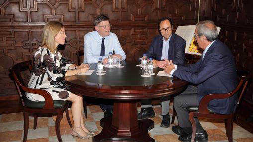 Reunión de Ximo Puig con Vicent Soler, Francisco Pérez y Clara Ferrando