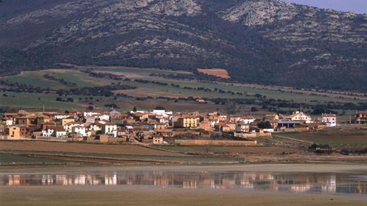 Vista de Gallocanta, una de las localidades zaragozanas que acogen estas colonias estivales