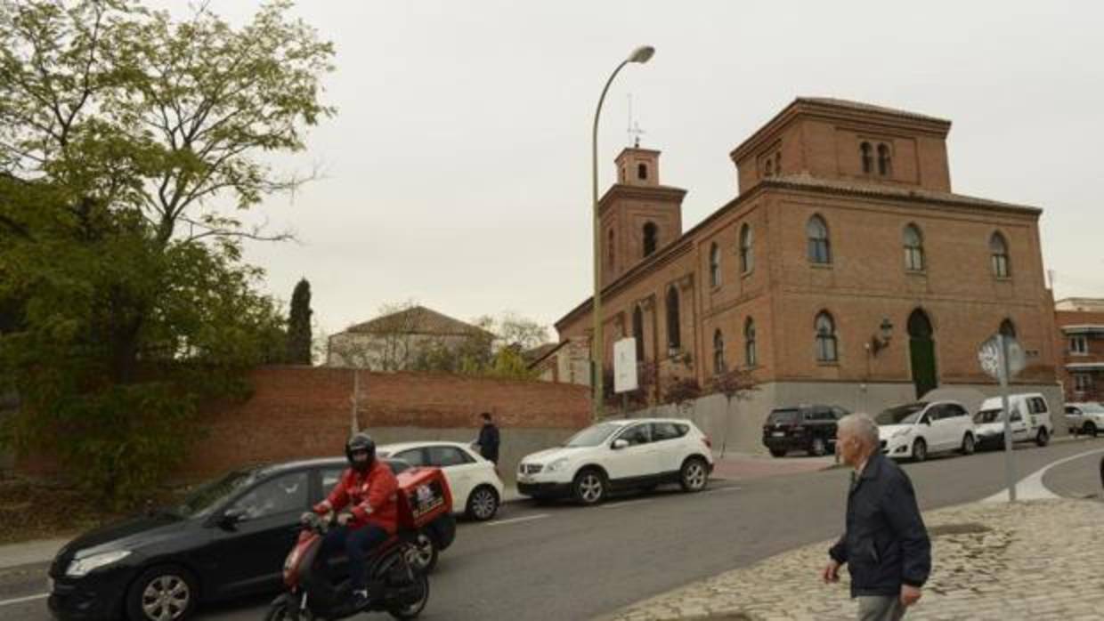 La iglesia de San Matías, junto a la parcela afectada