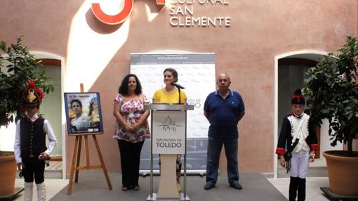 María Ángeles García, Carmen Cano y Pedro Gallego durante la presentación de los actos