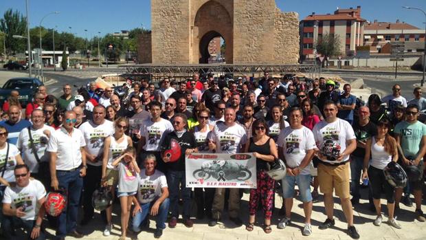 Los moteros de Ciudad Real rinden homenaje a Ángel Nieto