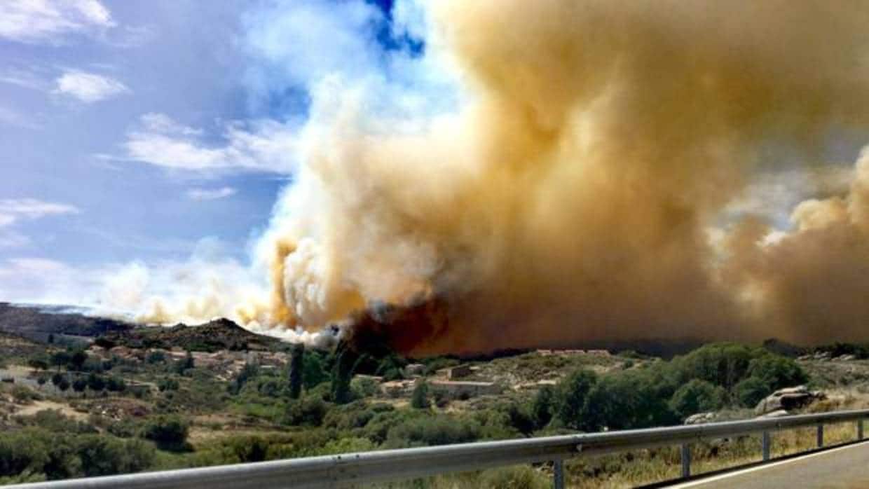 Incendio forestal en Navarredonda de Gredos (Ávila)