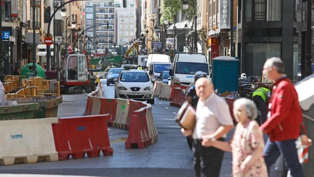 La avenida del Oeste de Valencia funciona en doble sentido por obras de reurbanización desde este martes