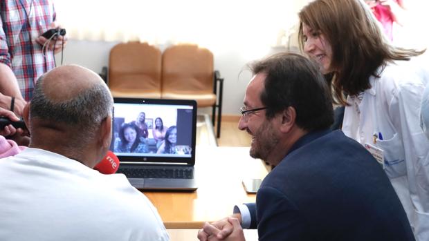 Videollamadas que curan en el Hospital de Guadarrama