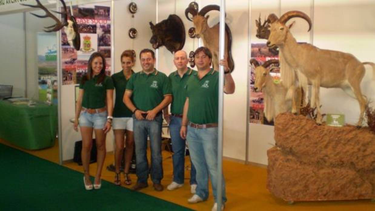 Uno de los stands de la Feria de Caza, Turismo Rural, Artesanía y Productos de la Tierra