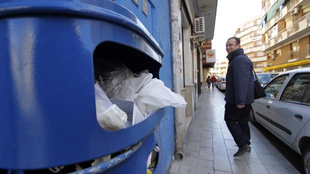 Los trabajadores del servicio de limpieza de Alicante inician una huelga de celo