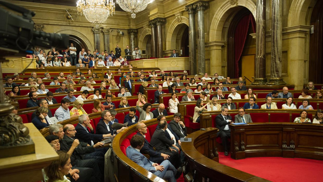 Sesión de control a finales de julio en el Parlament