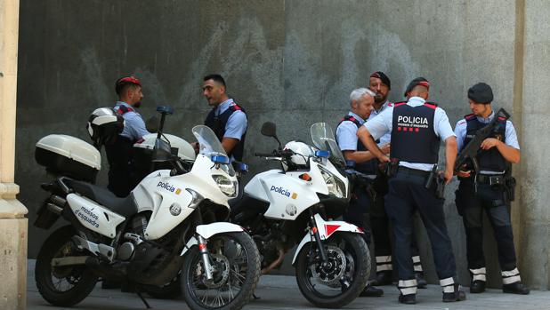 Detenidos tres jóvenes alemanes por una agresión sexual en Lloret de Mar