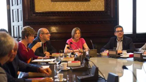Forcadell preside una sesión de la Mesa del Parlamento catalán
