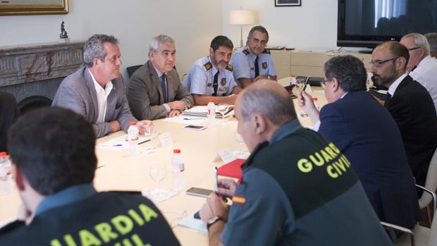 Sindicatos policiales y de Guardia Civil denuncian su «exclusión» en la investigación de los atentados