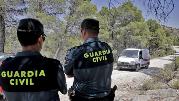 Localizan el cadáver del menor que se lanzó en colchoneta al río Cabriel