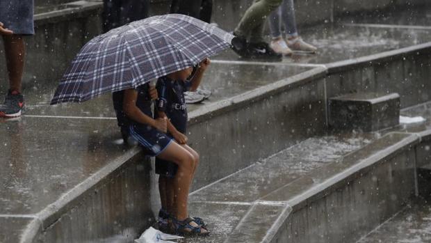 La granizada de Madrid provoca 97 intervenciones de los bomberos en apenas dos horas