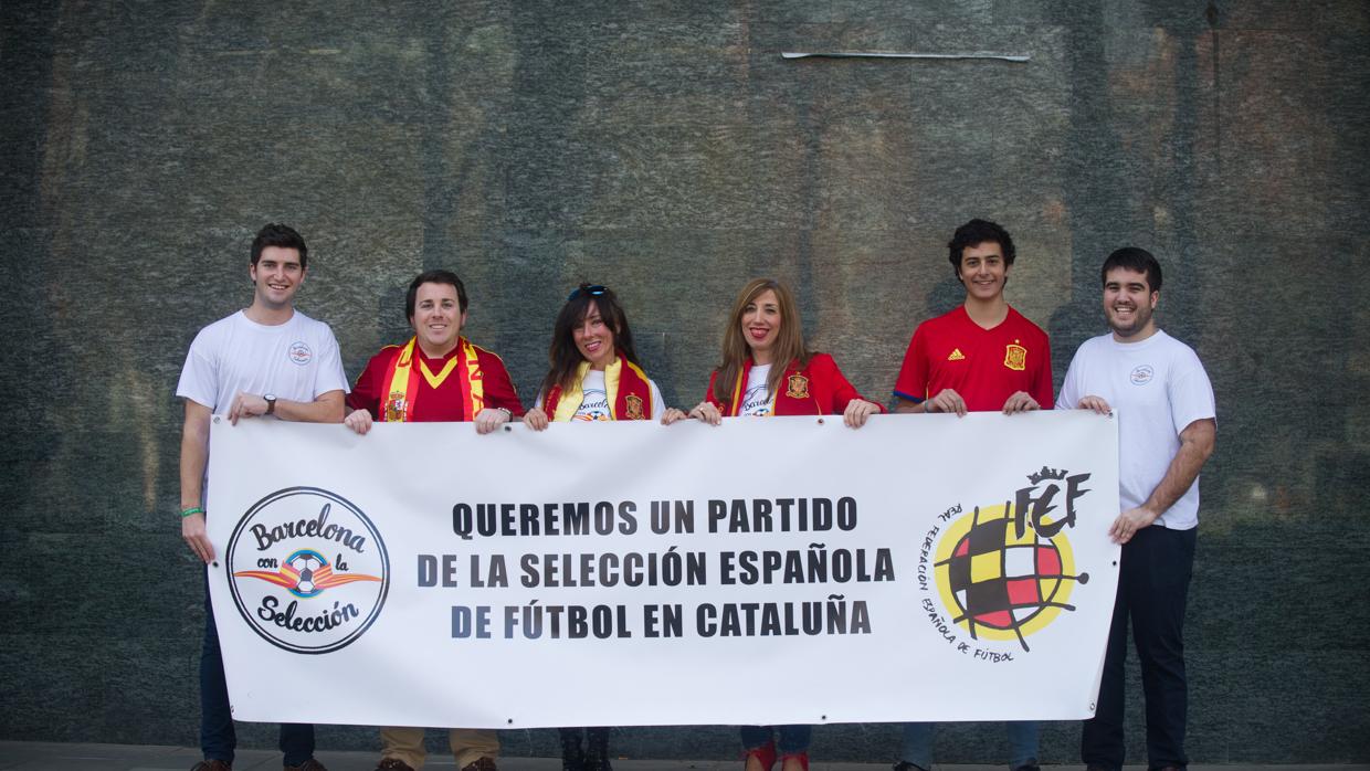 Varios miembros de la Plataforma Barcelona con la Selección