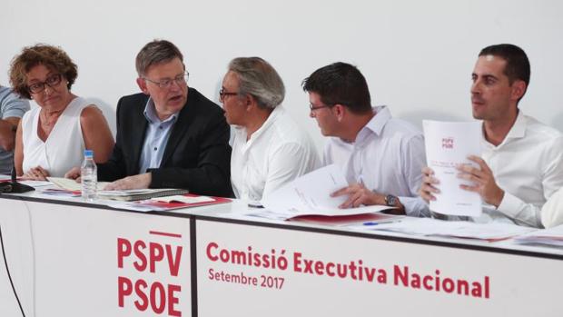 La Ejecutiva del PSPV ratifica a Mata como portavoz en las Cortes Valencianas