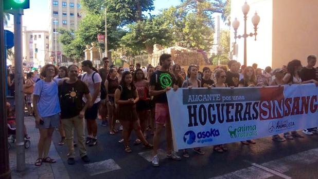 Podemos reclama al alcalde socialista de Alicante un referéndum sobre las corridas de toros