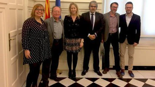 Imagen de la reunión de los directivos de ACPV con la consellera catalana Neus Munté
