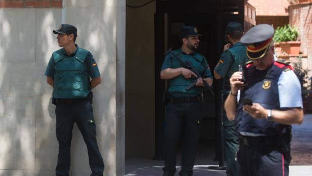 La Guardia Civil vigila una imprenta de Tarragona que podría imprimir el censo para el referéndum