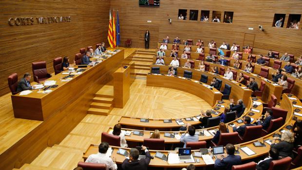 El tripartito valenciano rechaza condenar el «plan ilegal» de Cataluña