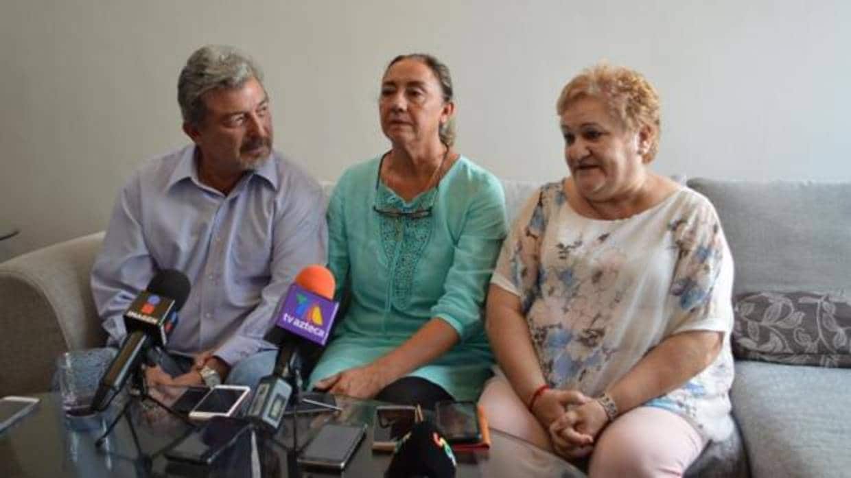 Jorge Fernández, Adriana González y Rosa María Santamans, padres y suegra de Jorge Fernández encarcelado como presunto autor de la muerte de Pilar Garrido
