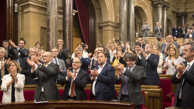 El Parlament aprueba la ley de desconexión con España