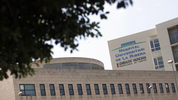 CCOO denuncia el deterioro de infraestructuras y materiales en el Hospital de La Ribera