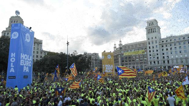 La Diada pierde casi la mitad de asistentes con respecto a la del 9-N