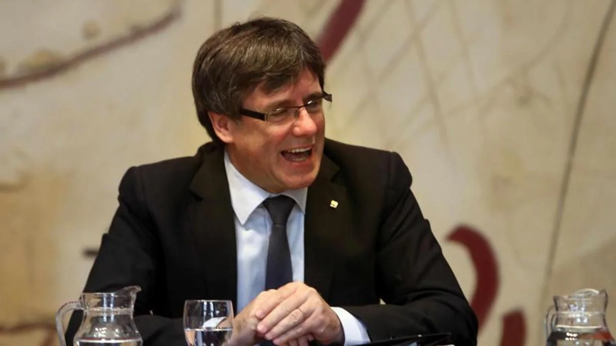 Puigdemont, en la reunión del gobierno catalán, este martes