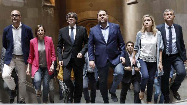 Los alcaldes a favor del referéndum convocan un acto de protesta por la decisión de la Fiscalía