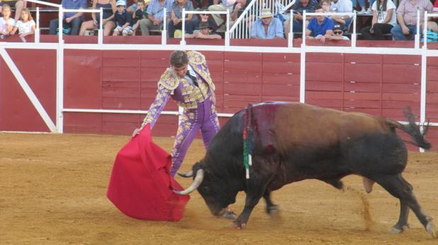 Eugenio de Mora cuaja un gran toro en Los Yébenes