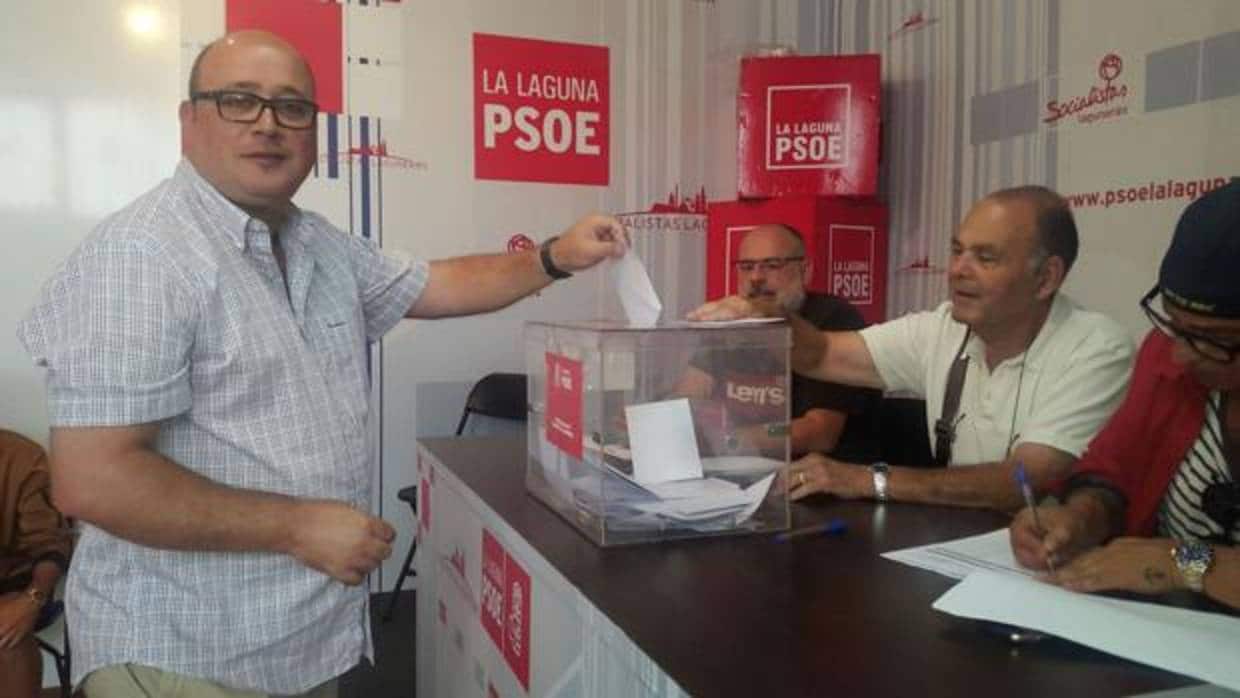El concejal del whatsapp machista rompe al PSOE y lastra a Coalición Canaria