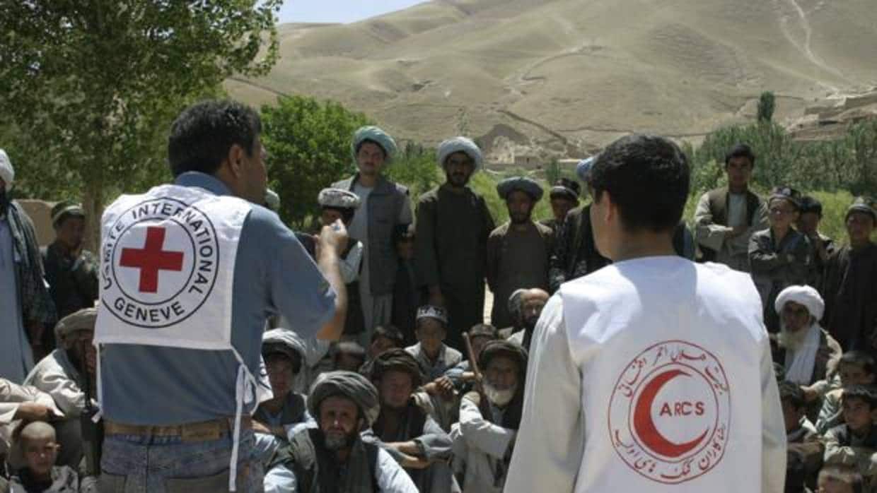 Cooperantes de la Cruz Roja en Afganistán