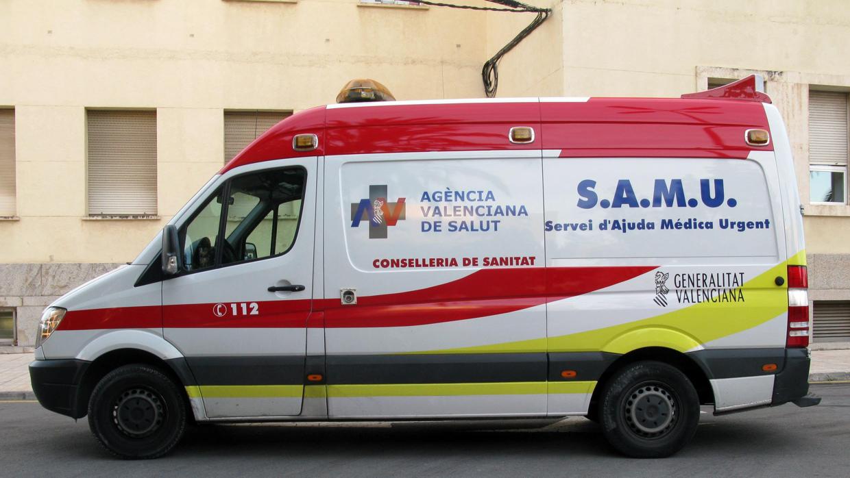 Imagen de archivo de uns ambulancias en Valencia