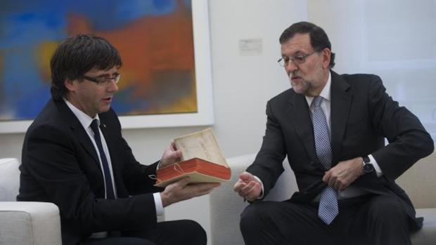 Puigdemont reta a Rajoy a explicar en el Congreso «el estado de excepción» en Cataluña