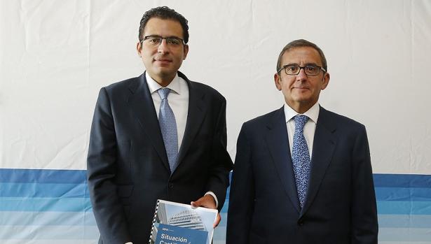 Juan Carlos Hidalgo y Miguel Cardoso durante la presentación del informe en Albacete