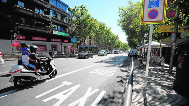 La calle Alcalá mantendrá el carril bus y los giros prohibidos a la izquierda para siempre