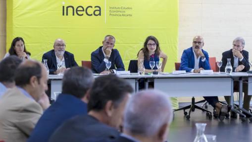 Un momento de la reunión de la vicepresidenta del Consell con los empresarios alicantinos en IFA