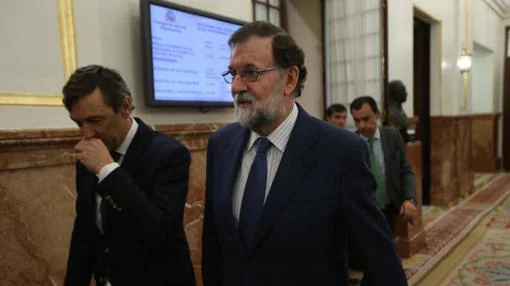 Mariano Rajoy en los pasillos de la Cámara Baja