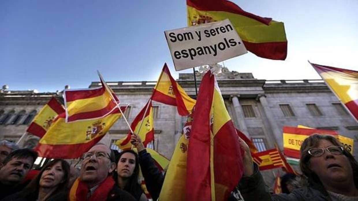 Únete a la etiqueta #Yosíquieroserespañol y muestra tu apoyo a la unidad de España
