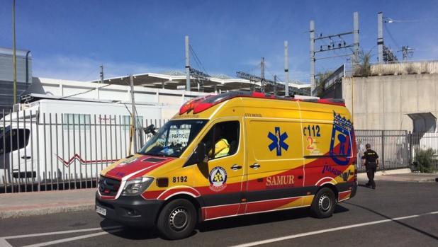 Liberan a una mujer atrapada entre el andén y el tren por un tropiezo al bajar del AVE