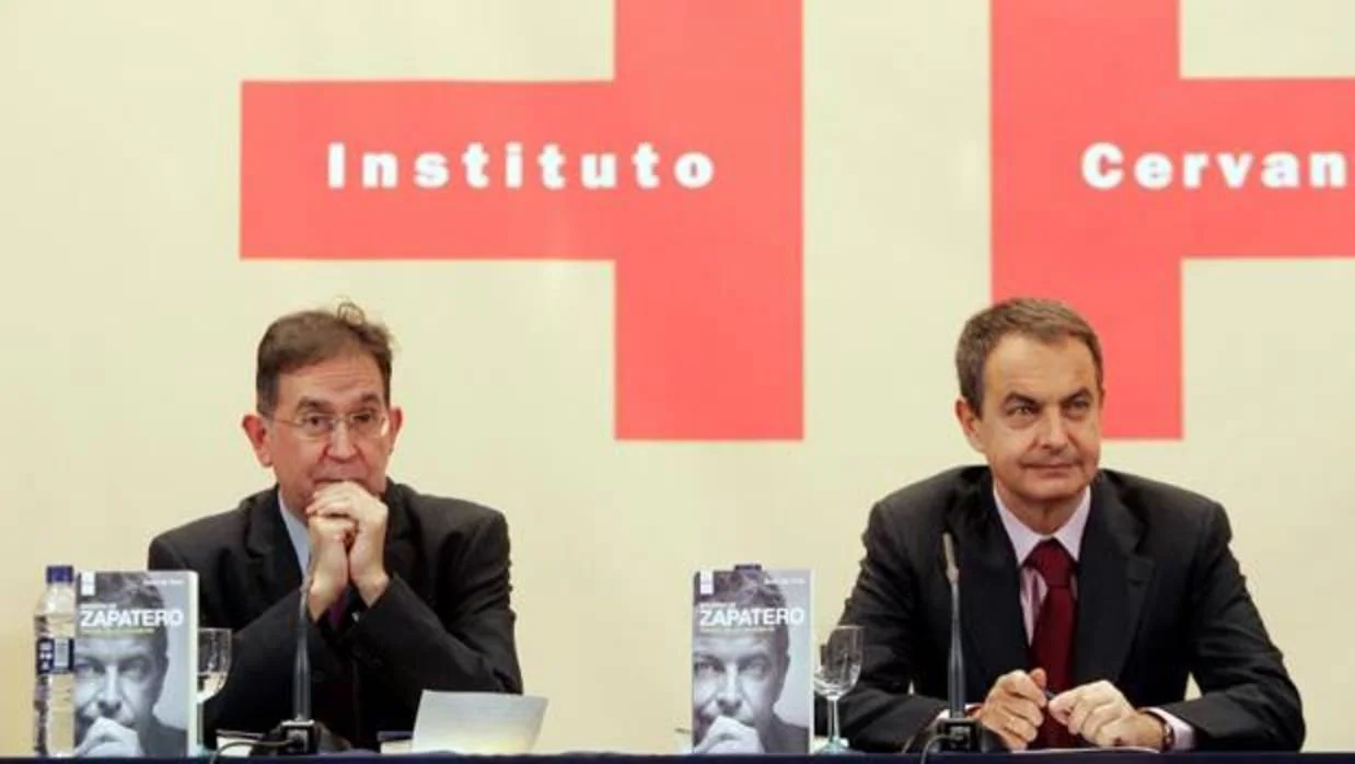 Suso de Toro y José Luís Rodríguez Zapatero en la presentación del libro sobre el expresidente
