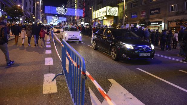 Un juez condena al Ayuntamiento por cerrar la Gran Vía al tráfico en Navidad