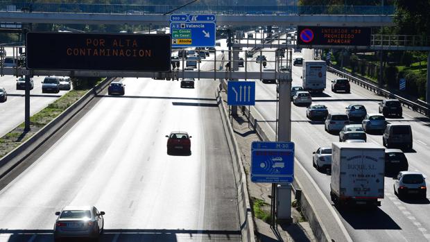 La alerta por contaminación en Madrid se mantendrá también este sábado: a 70 km/h en la M-30