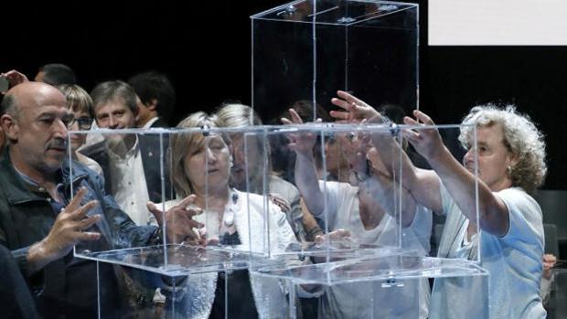 Requisan en Igualada 2,5 millones de papeletas, cuatro millones de sobres y 100 urnas