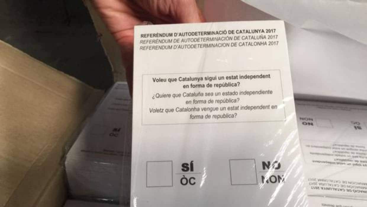 Parte de las papeletas que la Guardia Civil se ha incautado para votar en el referéndum del 1 de octubre