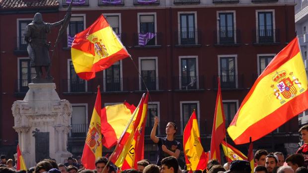 Exhibición de banderas en Castilla y León por la unidad de España y contra el desafío independentista catalán