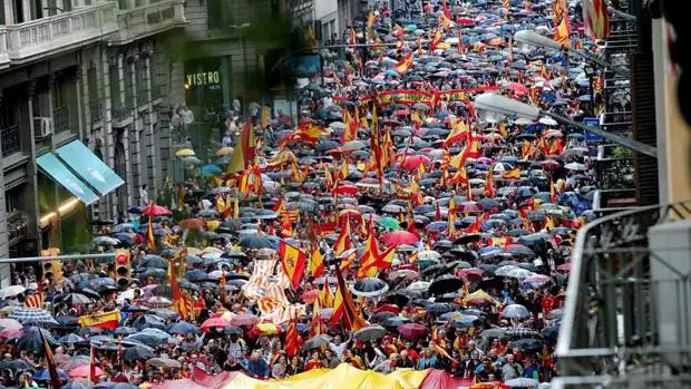 Unas 10.000 personas se concentraron en Barcelona para defender la unidad de España