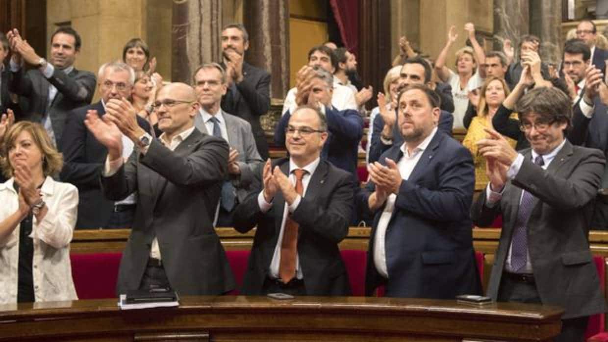 ¿Cuándo prevé el Parlamento de Cataluña declarar la independencia unilateral?