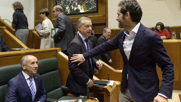 El lendakari asegura que no se sentará «a esperar» el «choque de trenes» entre Cataluña y el Estado