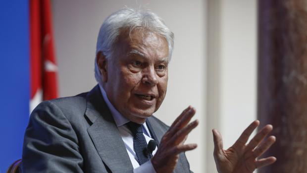 Felipe González aboga por la aplicación del artículo 155 en Cataluña