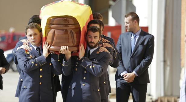 Emotivo funeral por el capitán Borja Aybar, fallecido en el accidente del Eurofighter